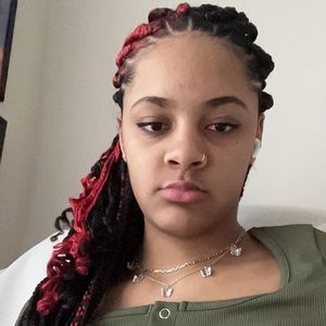 Meet your Posher, Carla